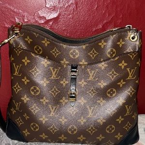 Luis Vuitton crossbody